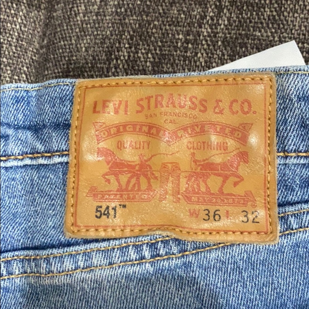 LEVIS Jeans 541 Size 36x32